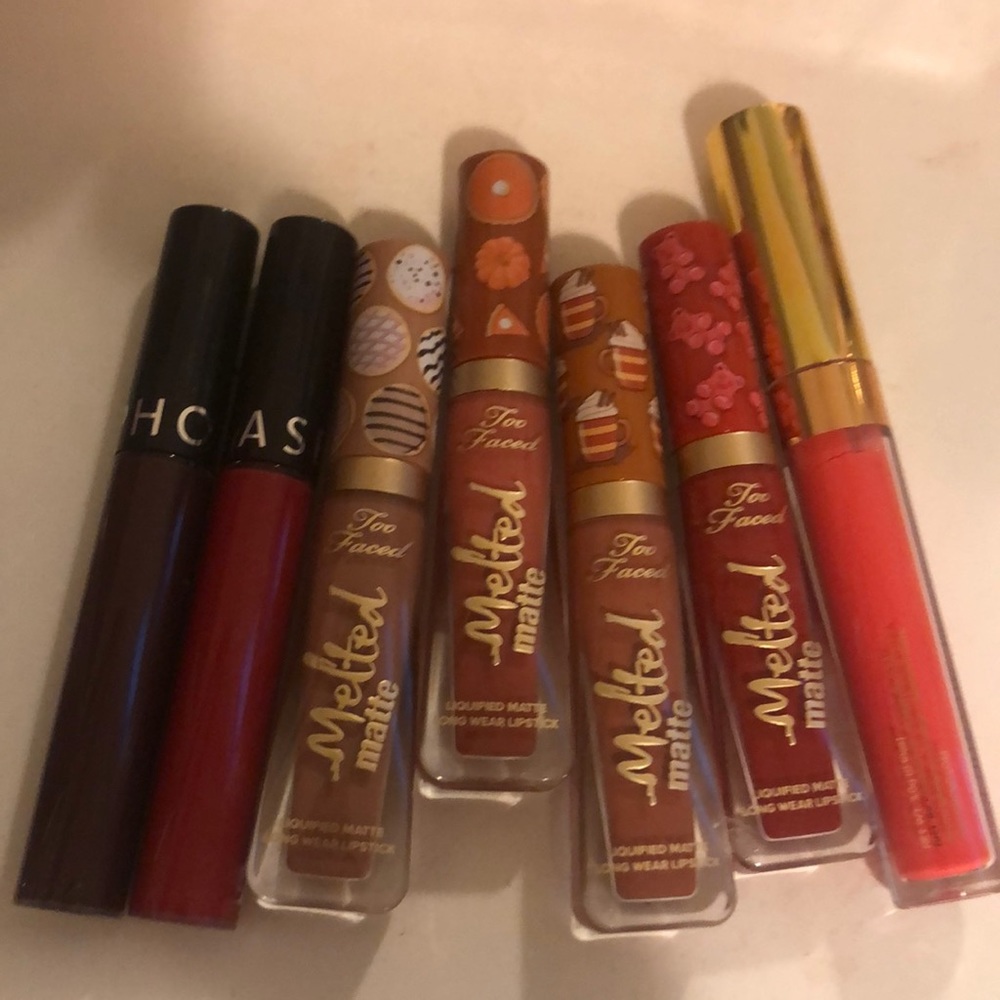 • Lip Bundle! •